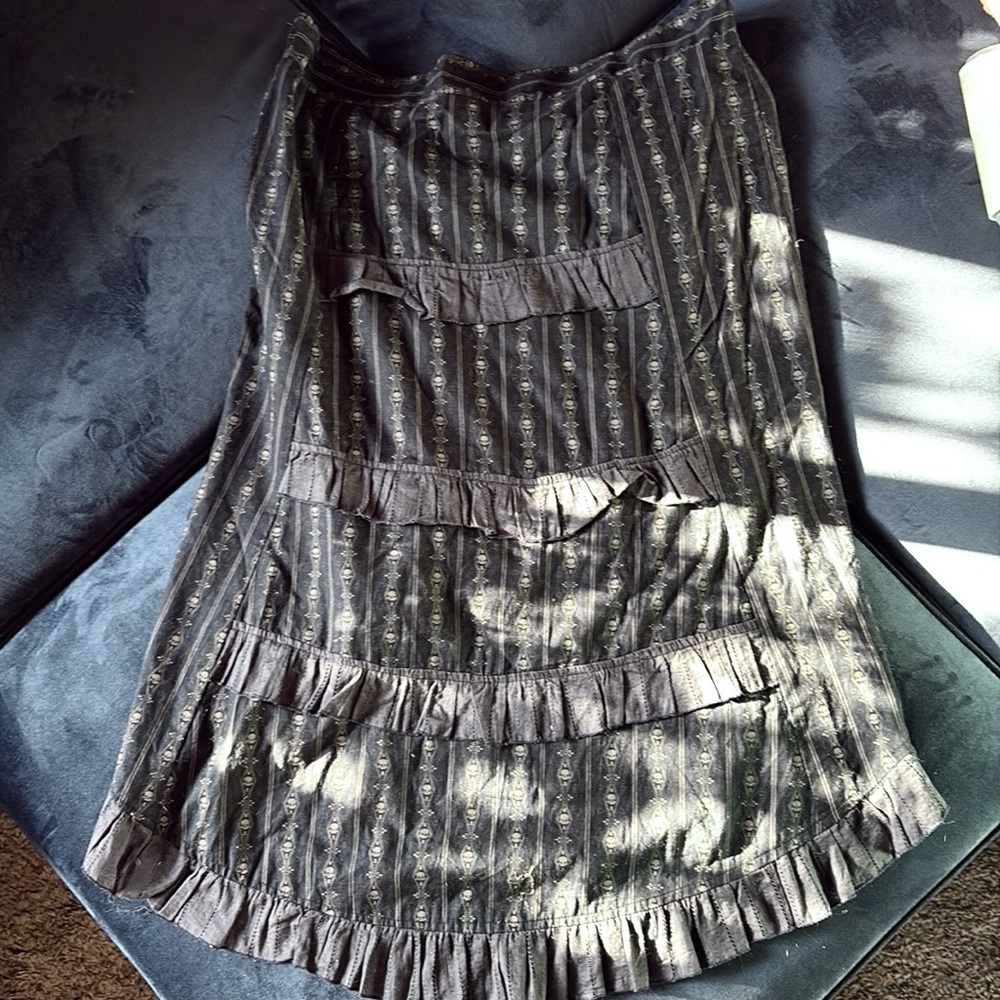 Skull & Ruffle skirt - Picture 7 of 7